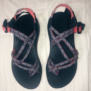 Nearly new Women’s chacos !!